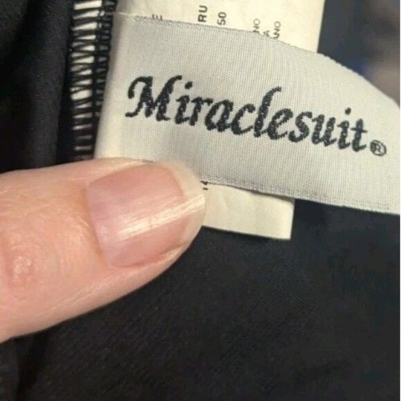 Miraclesuit Escape One Piece Swimsuit Black Underwire Slimming Ruched Size 14 - Picture 10 of 11